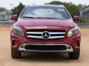 Mercedes-Benz GLA 250 2017 Red