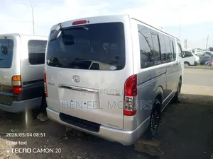 Toyota HiAce 2010 Silver