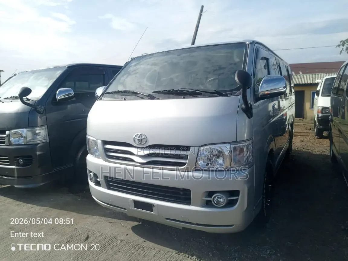 Toyota HiAce 2010 Silver