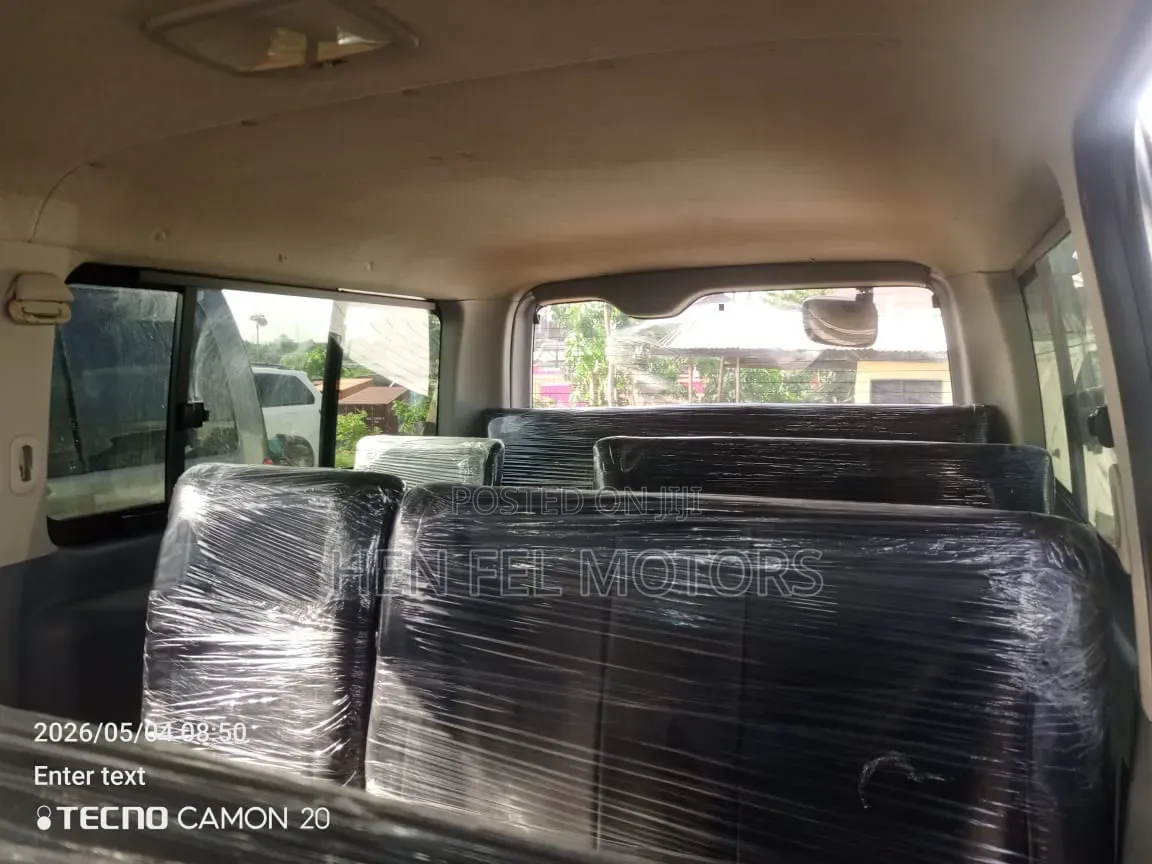 Toyota HiAce 2010 Silver
