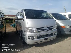 Toyota HiAce 2010 Silver