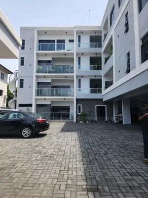 3bdrm Apartment in Lekki Phase 1 for rent