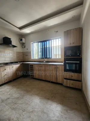 3bdrm Apartment in Lekki Phase 1 for rent