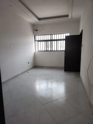 3bdrm Apartment in Lekki Phase 1 for rent
