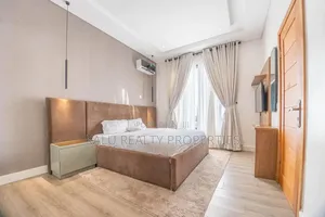 Furnished 3bdrm Apartment in Lekki Phase1 for rent