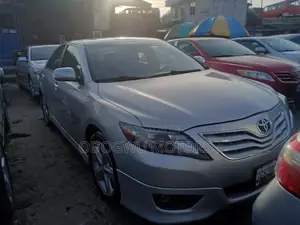 Toyota Camry SE 4dr Sedan (2.5L 4cyl 6A) 2011 Silver