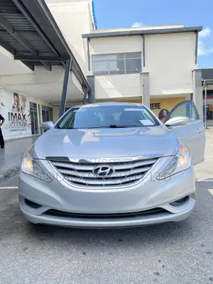 Hyundai Sonata GLS Sedan FWD (2.4L 4cyl 6A) 2012 Silver