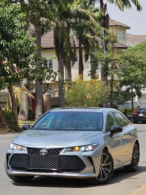 Toyota Avalon XSE FWD Sedan (3.5L V6 8A) 2019 Silver