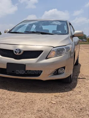 Toyota Corolla LE 4dr Sedan (1.8L 4cyl 4A) 2010 Gold
