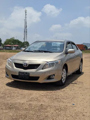 Toyota Corolla LE 4dr Sedan (1.8L 4cyl 4A) 2010 Gold