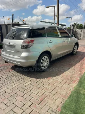Toyota Matrix Hatchback FWD (1.8L 4cyl 5M) 2006 Silver