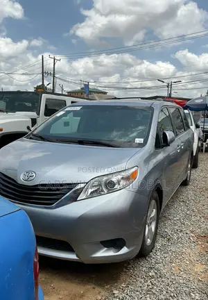 Toyota Sienna 2015 Gray