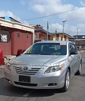 Toyota Camry LE 4dr Sedan (2.4L 4cyl 5A) 2009 Silver