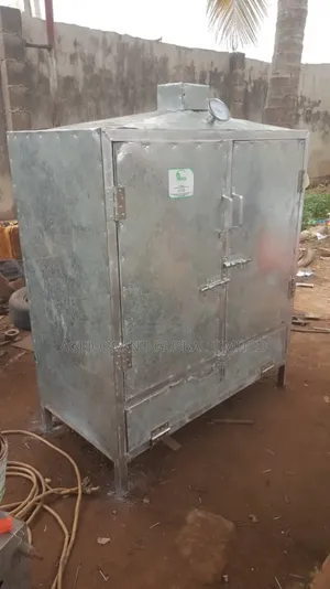 Fish Smoking Kiln Equipment 200kg/Batch Capacity Gas/Charcoal Powered
