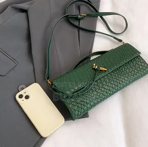 Luxury Woven Baguette Bag – Emerald Green Gold Ladies Bag