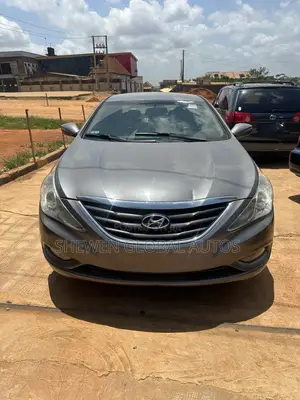 Hyundai Sonata Limited 2.0T Sedan (2.0L 4cyl 6A) 2012 Gray