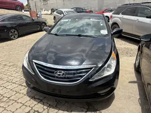 Hyundai Elantra GLS Sedan FWD (1.8L 4cyl 6A) 2013 Black