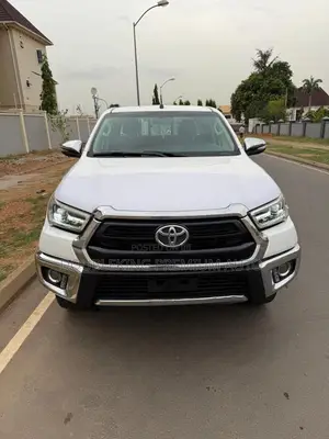 Toyota Hilux Revo Single Cab Petrol 2.7 RWD 2021 White
