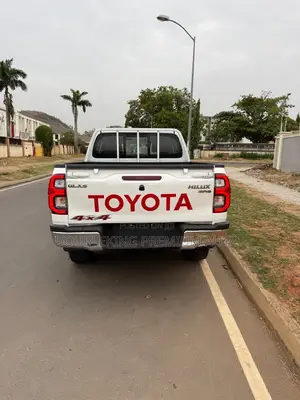 Toyota Hilux Revo Single Cab Petrol 2.7 RWD 2021 White
