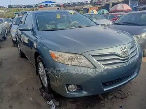 Toyota Camry XLE 4dr Sedan (2.5L 4cyl 6A) 2011 Green