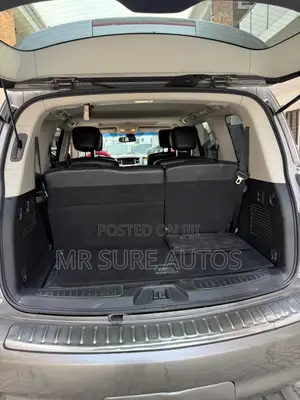 Infiniti QX56 2011 Silver