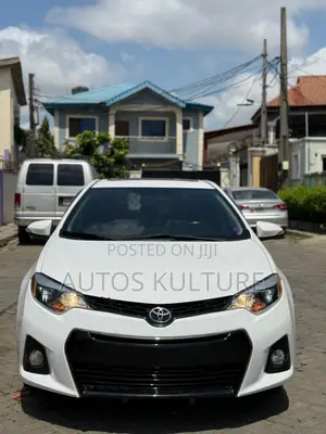 Toyota Corolla S Plus 4dr Sedan (1.8L 4cyl 6M) 2014 White