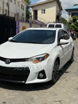 Toyota Corolla S Plus 4dr Sedan (1.8L 4cyl 6M) 2014 White