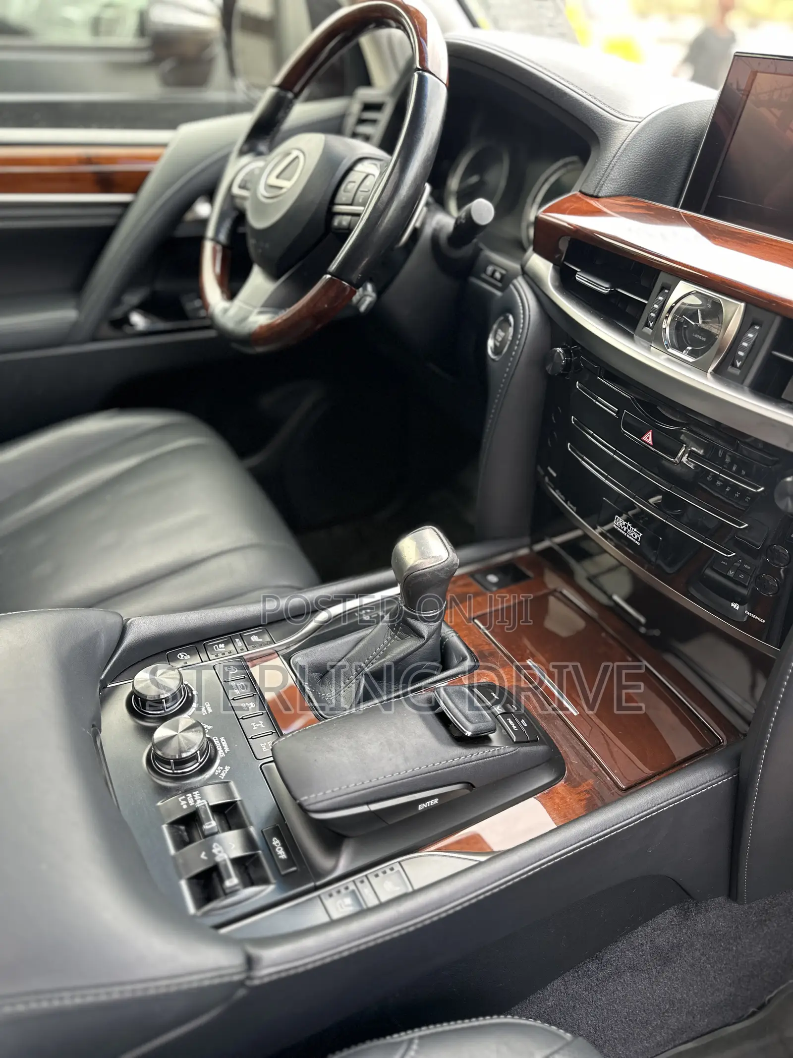 Lexus LX 570 AWD 2017 Black