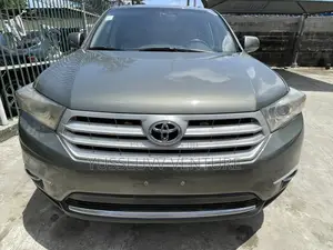 Toyota Highlander 2013 Green