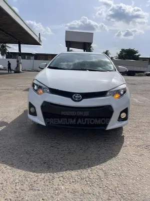 Toyota Corolla S 4dr Sedan (1.8L 4cyl CVT) 2014 White