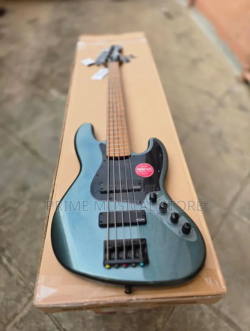 Squier 5 Strings Active Jazz Bass Guitar