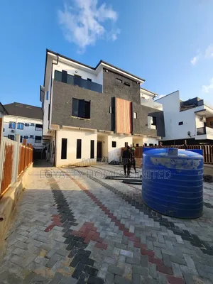 4bdrm House in Millenuim/UPS for sale