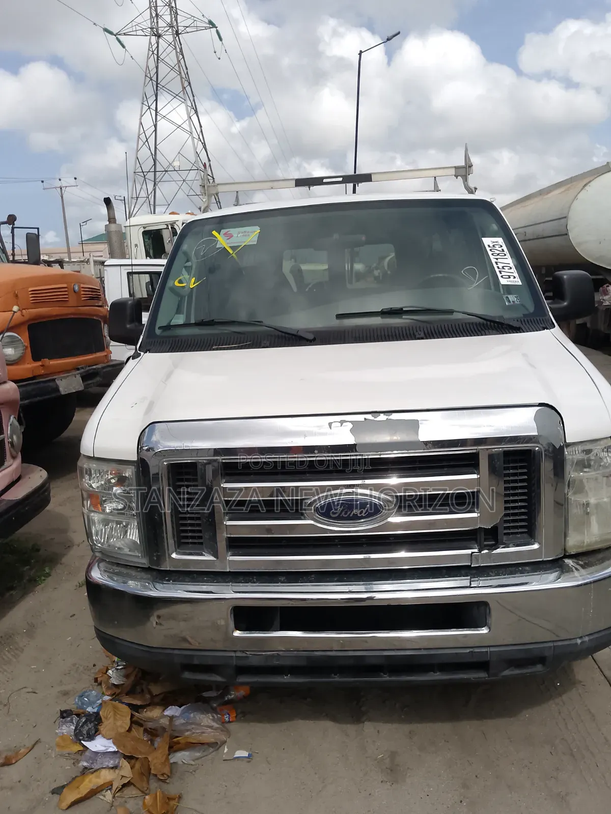 Ford E350 2001 White