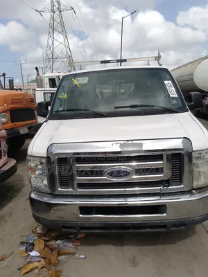 Ford E350 2001 White