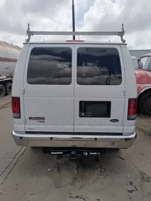Ford E350 2001 White