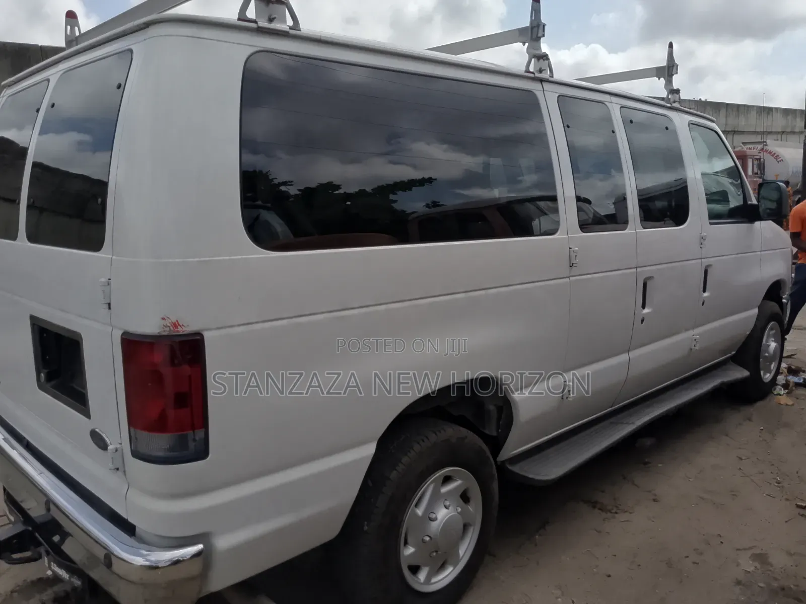 Ford E350 2001 White