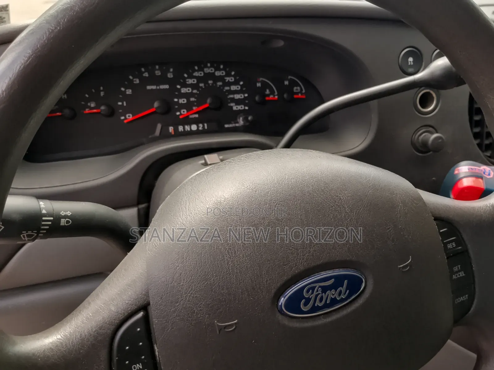 Ford E350 2001 White