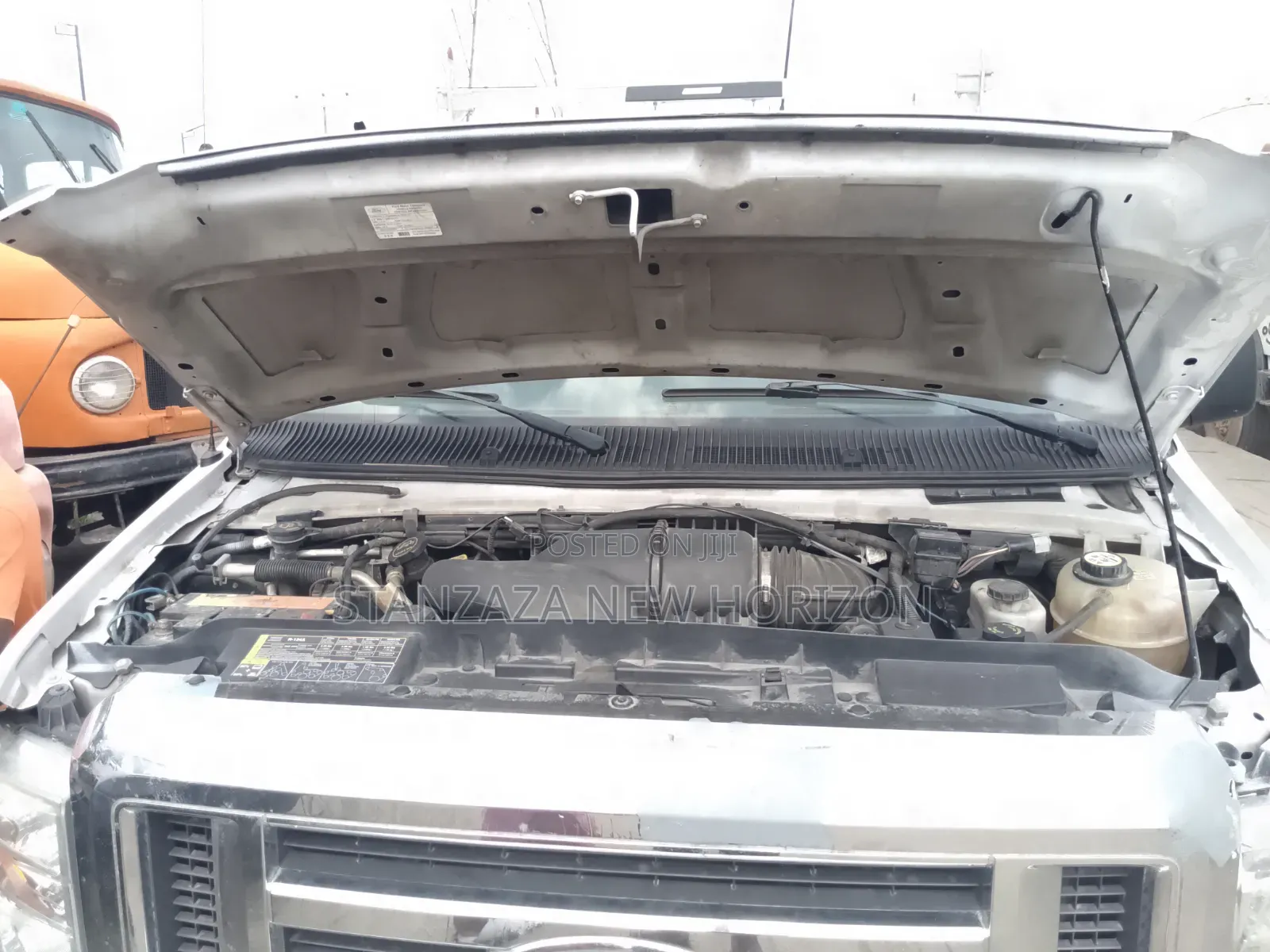 Ford E350 2001 White