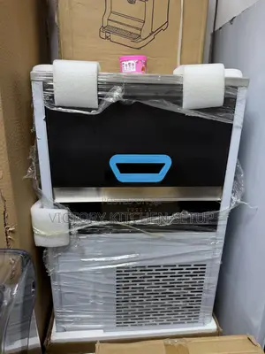 32 Cubes Ice Maker