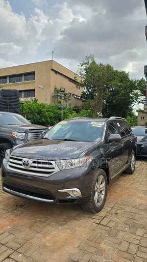 Toyota Highlander Limited 2012 Burgundy