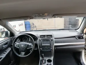 Toyota Camry LE 4dr Sedan (2.5L 4cyl 6A) 2015 White