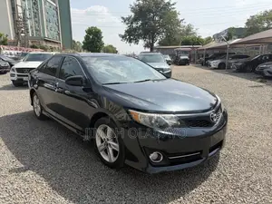 Toyota Camry SE 4dr Sedan (2.5L 4cyl 6A) 2013 Black