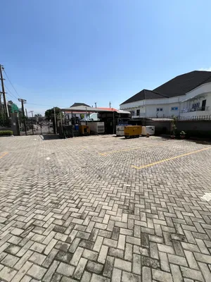 3bdrm House in Adeniyi Jones for rent
