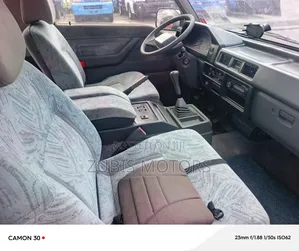 Mitsubishi L300 2005 White