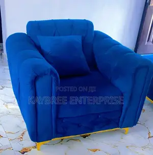 Modern L- Shape Sofa Chair With Throw Pillows