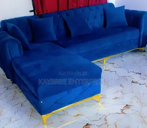 Modern L- Shape Sofa Chair With Throw Pillows