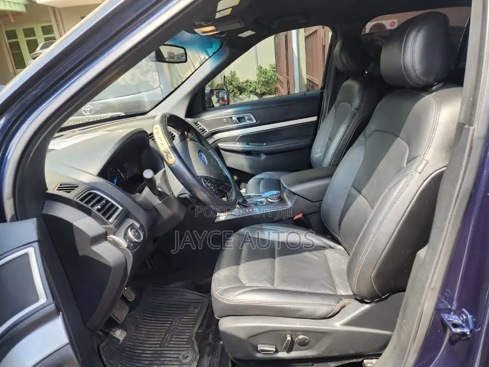 Ford Explorer 2016 Blue