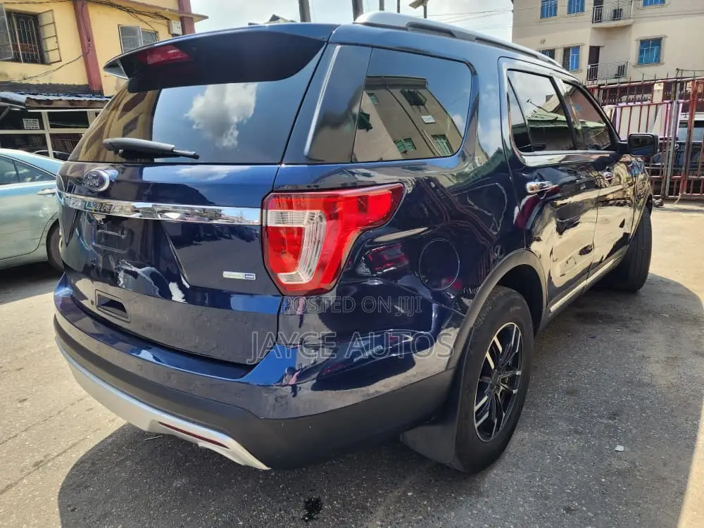 Ford Explorer 2016 Blue