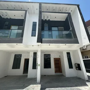 4bdrm Duplex in Chevron for sale