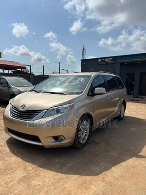 Toyota Sienna XLE 8-Passenger 4dr Minivan (3.5L 6cyl 6A) 2014 Gold